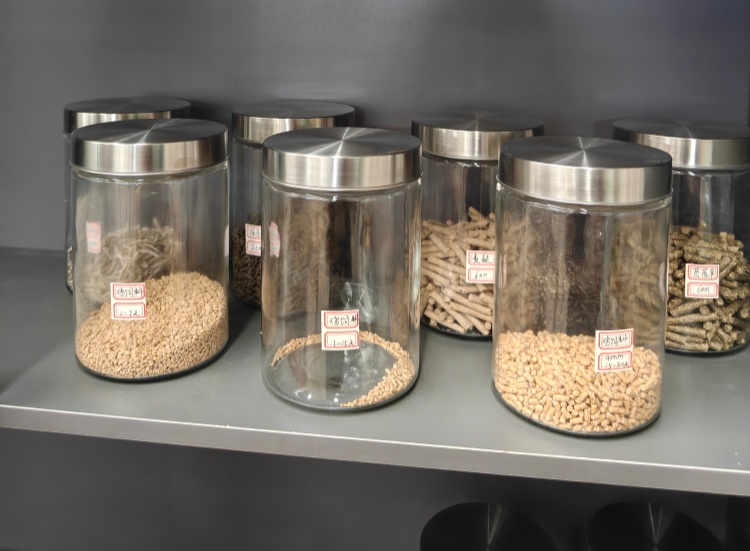 feed pellet.jpg feed pellet.jpg